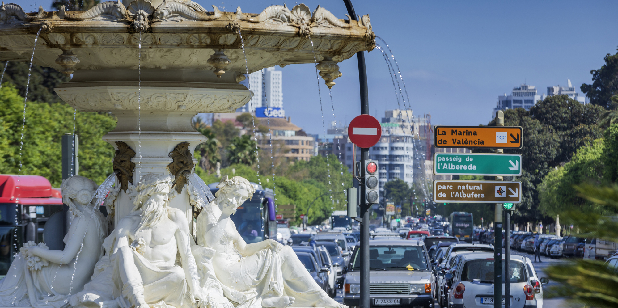 Font de les 4 Estacions (Fountain of the 4 Seasons) on a square along the Passeig de l’Albereda